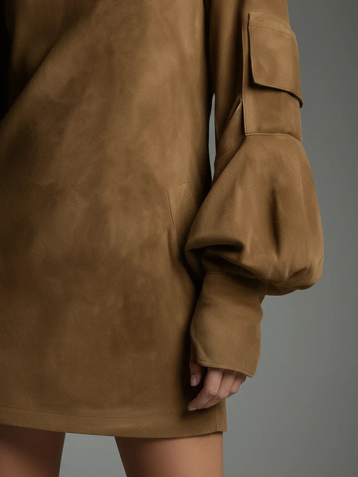 Sara | Rochie mini lejeră din suede cu guler înalt